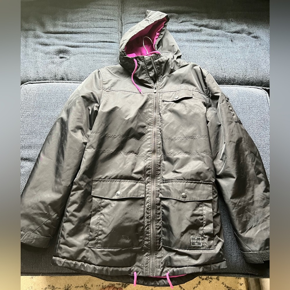 Medium snowboard/ ski jacket.